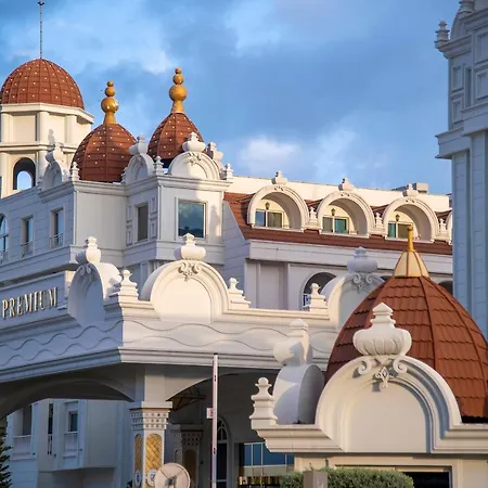 Oz Premium Semesteranläggning (resort)