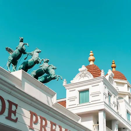 Oz Premium Resort
