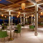 Resort Oz Premium Side